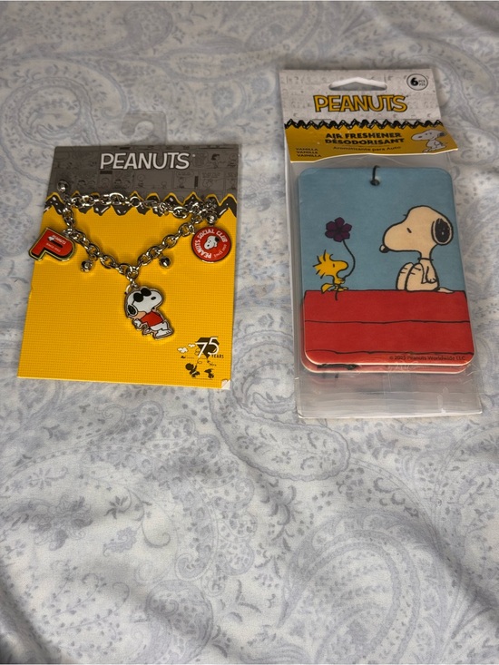 Peanuts Other - Peanuts Snoopy Joe Cool Charm Bracelet, 6 Pack Vanilla Scent Car/Room Fresheners